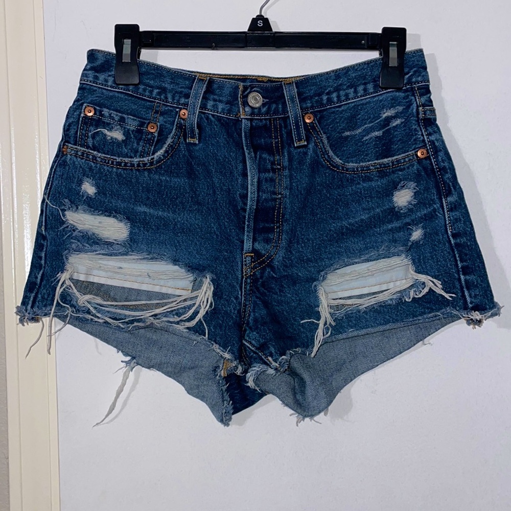 Levi’s denim shorts 🩵